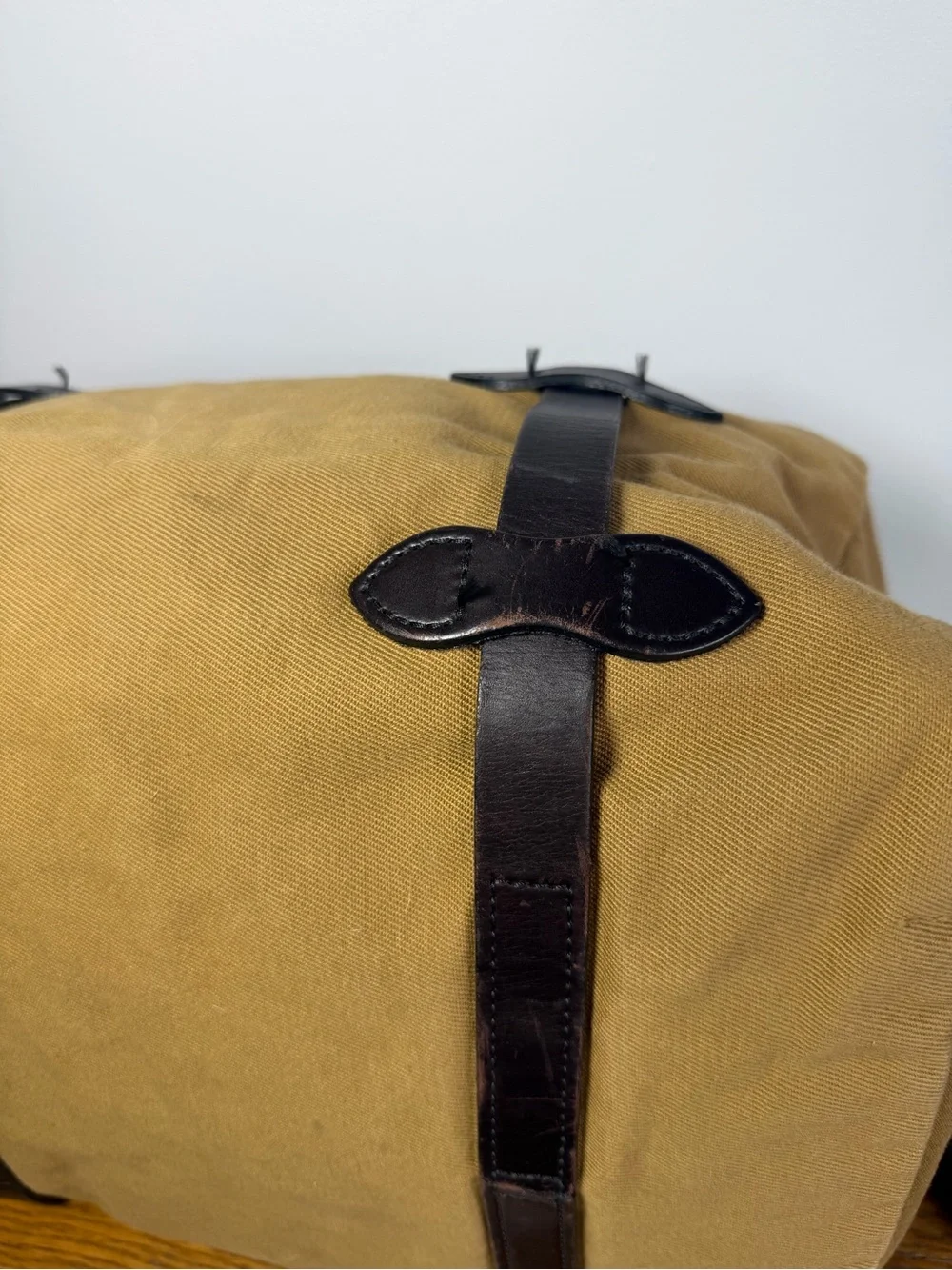 Filson Medium Rugged Twill Duffle Bag Tan Made at Filson USA Leather Strap.